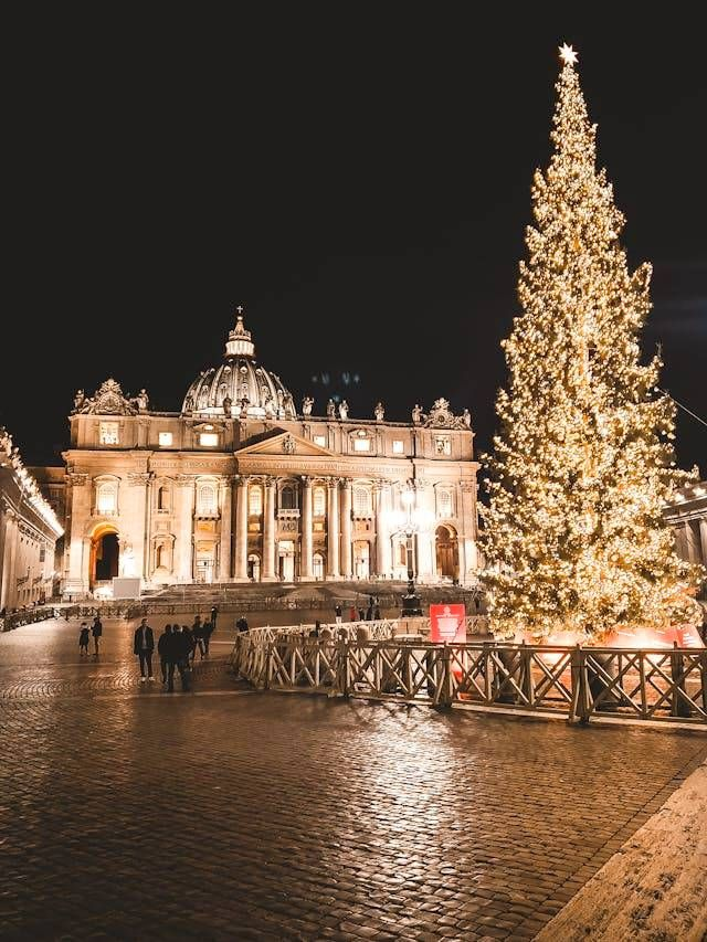The Vienna Christkindlmarkt on the Rathausplatz: the grandest Christmas market in the German-speaking world, in front of the illuminated Neo-Gothic City Hall