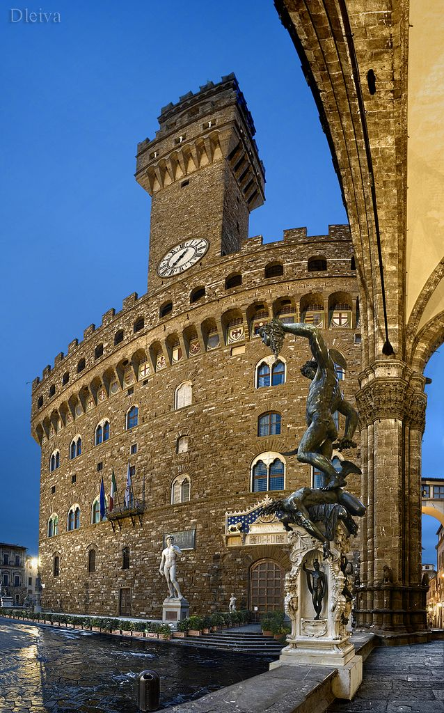 Florence from Piazzale Michelangelo: the Duomo, the Palazzo Vecchio tower and the terracotta rooftops of the Renaissance capital of Tuscany