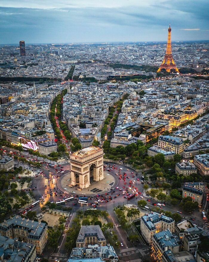 Paris and its world-famous museums, which have led the global conversation about selfie sticks, responsible photography and the future of the relationship between visitors and art