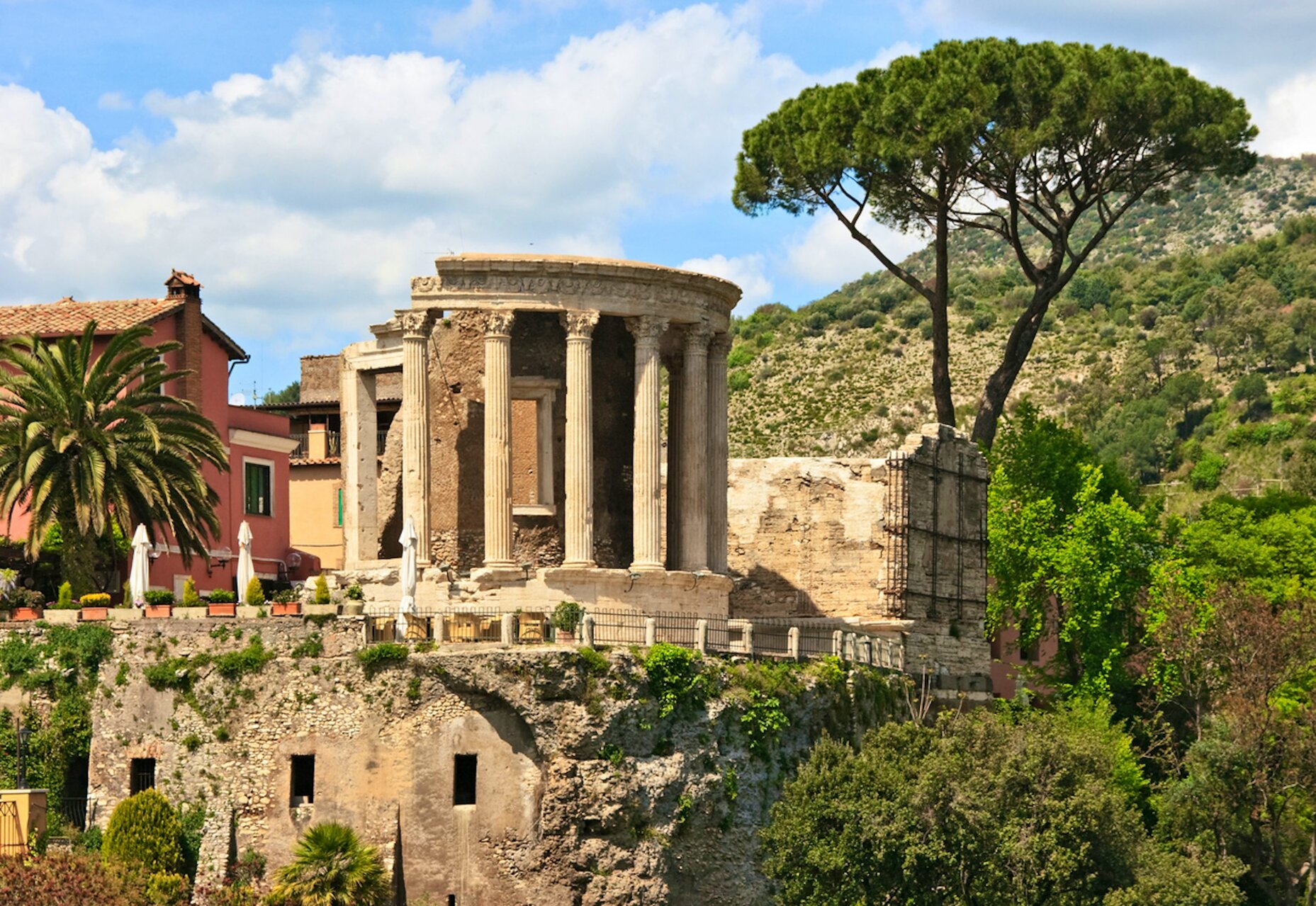 The circular Temple of Vesta and the Temple of the Sibyl in Tivoli, perched above the gorge of the Aniene river