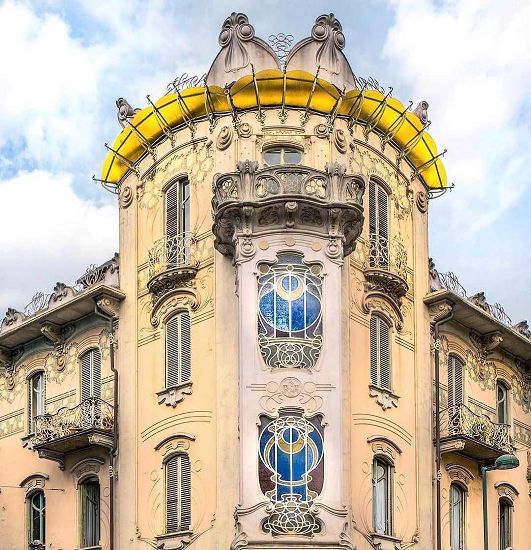 Palazzo Feyles at the corner of Corso Vittorio Emanuele II and Via San Massimo in Turin, the building that concealed a Napoleonic officer in its walls