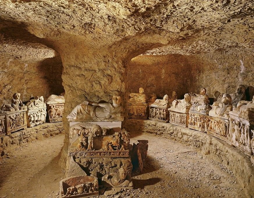 Volterra in Tuscany: the dramatic hilltop city with Etruscan walls and one of the finest Etruscan museums in the world